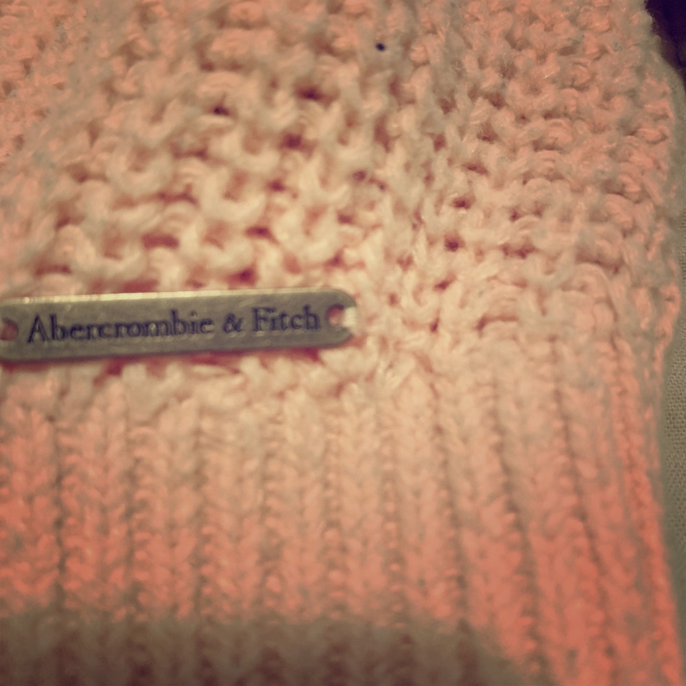 Abercrombie & Fitch Off the shoulder pink sweater